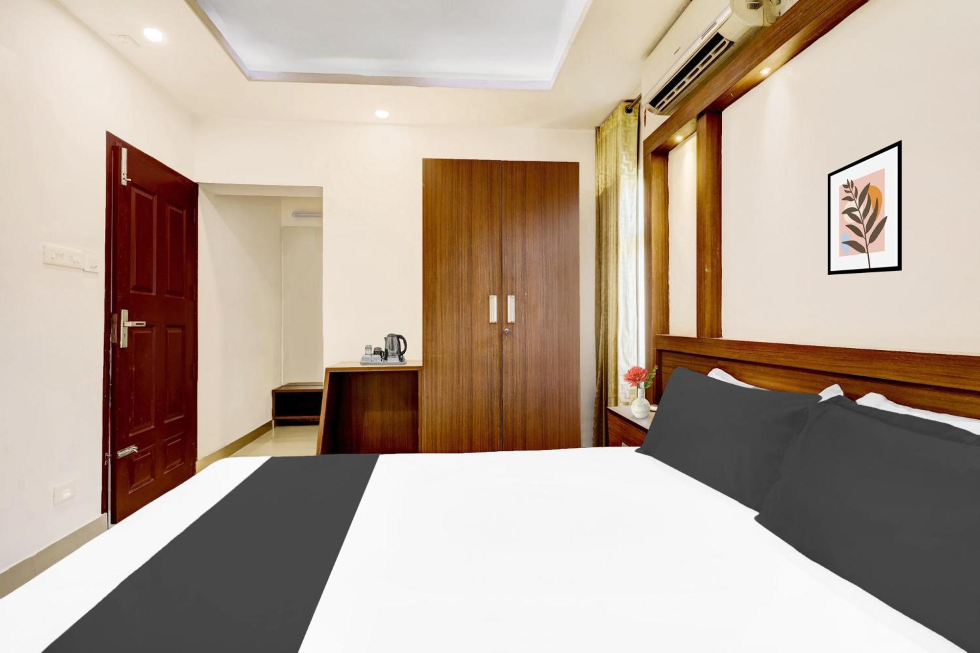 Super Hotel O Kazhakoottam Near Al Saj Convention Centre Kazhakuttam المظهر الخارجي الصورة